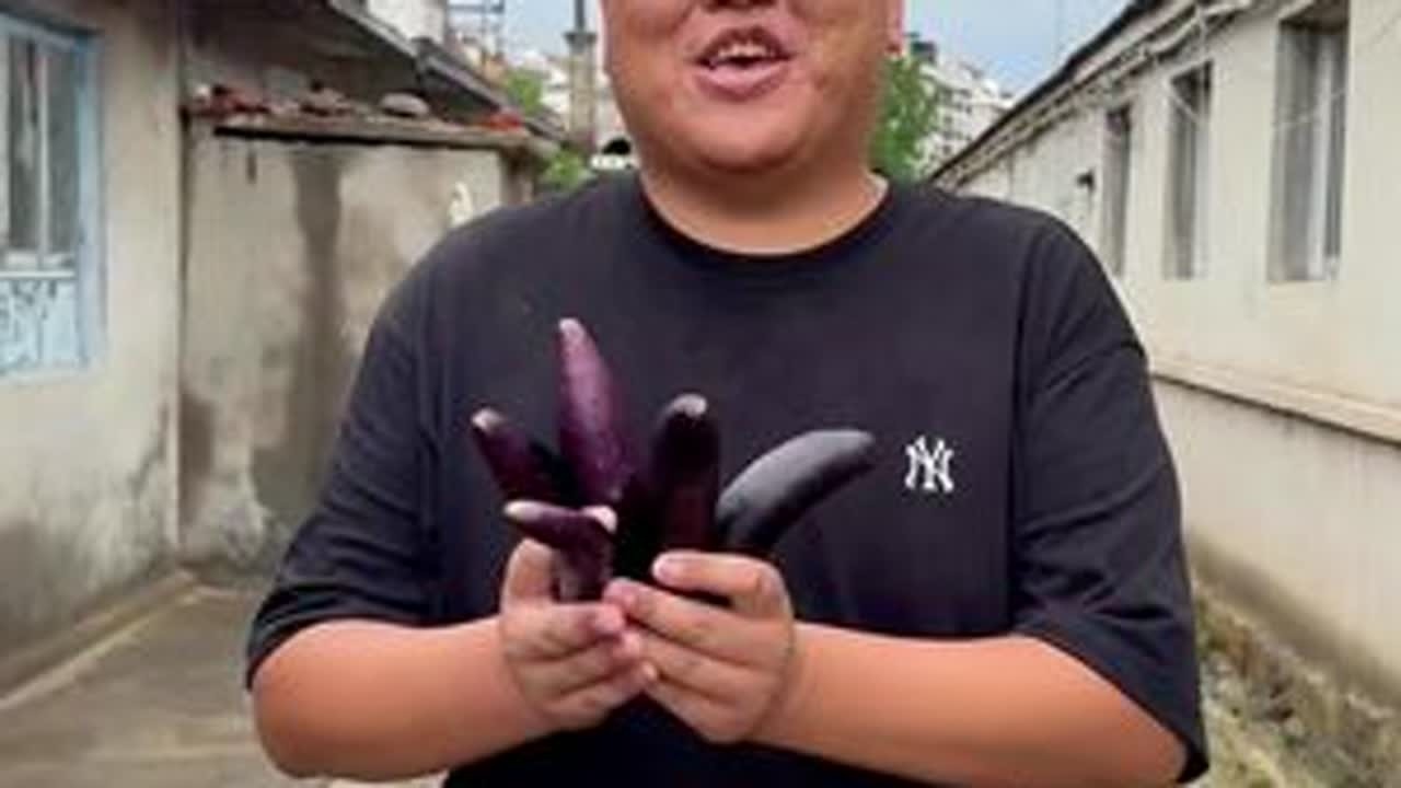 家庭版茄子酱肉小笼包香迷糊了#记录好好的自己 #新农人计划2025 #农村美食 #茄子酱肉包