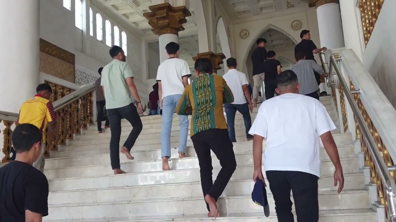 Jum'at di Masjid Mujahidin 