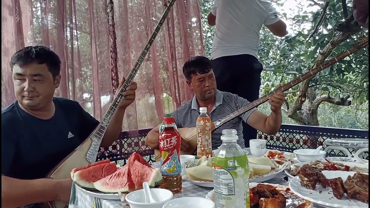uyghur muzic duttar tambur