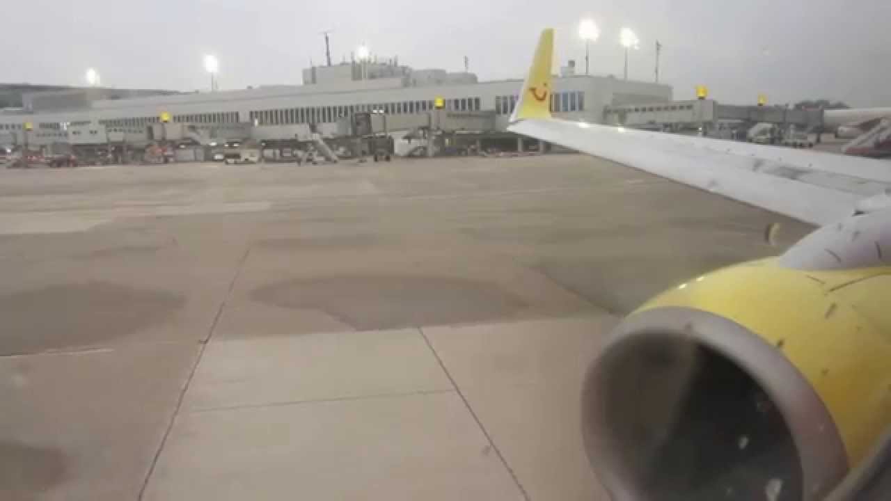 TUIfly Boeing 737-800 Takeoff from Düsseldorf Intl. Airport