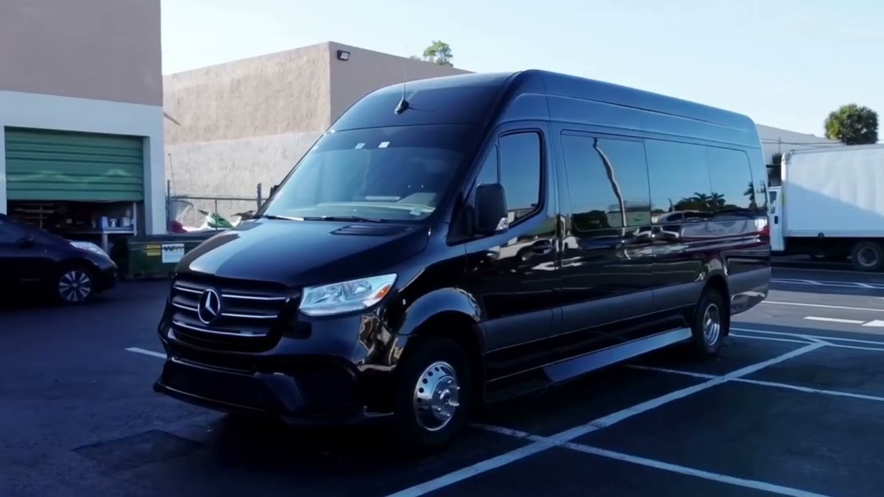 The Benefits of a Small Party Bus 1