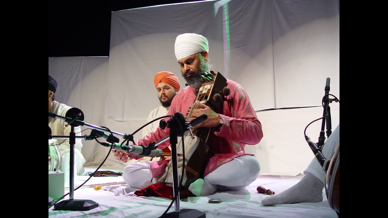 Ustaad Surjeet Singh - Raag Misra Khamaj [Sarangi]