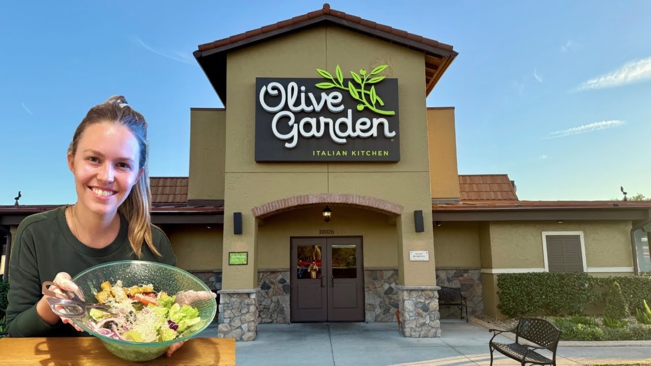 Неограниченное количество супа, салата и хлебных палочек в Olive Garden