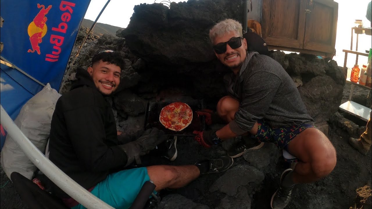 COMIMOS la ÚNICA PIZZA VOLCÁNICA del MUNDO | VOLCÁN PACAYA, GUATEMALA 🇬🇹