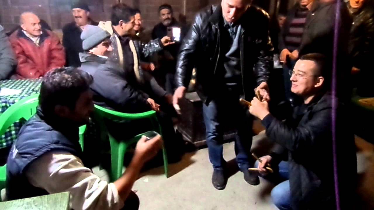 KOZAYAĞI KÖYÜ FERFENE. Gençler oynuyor.