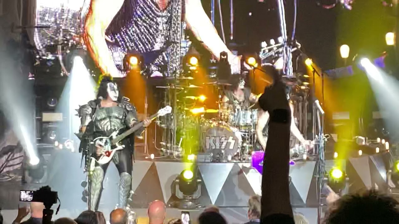 KISS - All The Way KISS Kruise X