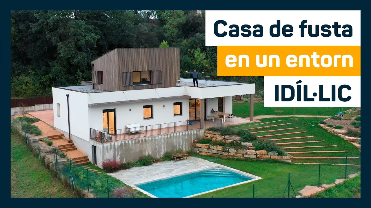 Una casa de fusta en un entorn idíl·lic