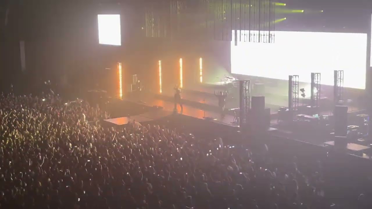 5 Seconds Of Summer - She Looks So Perfect Live Glasgow 2022
