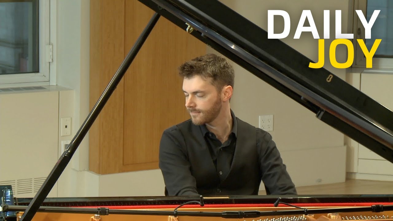 Ginastera: Danza del Gaucho Matrero from Tres Danzes Argentinas, performed by Peter Dugan
