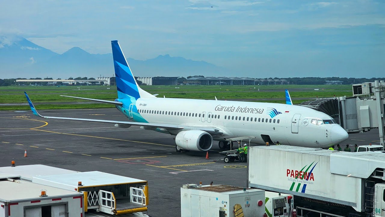 FULL SERVICE SHORT FLIGHT IS WORTH IT? | GARUDA INDONESIA GA 342 SURABAYA - DENPASAR ECONOMY CLASS