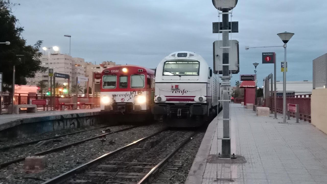 RENFE: Cruce entre Camello y Talgo en San Gabriel