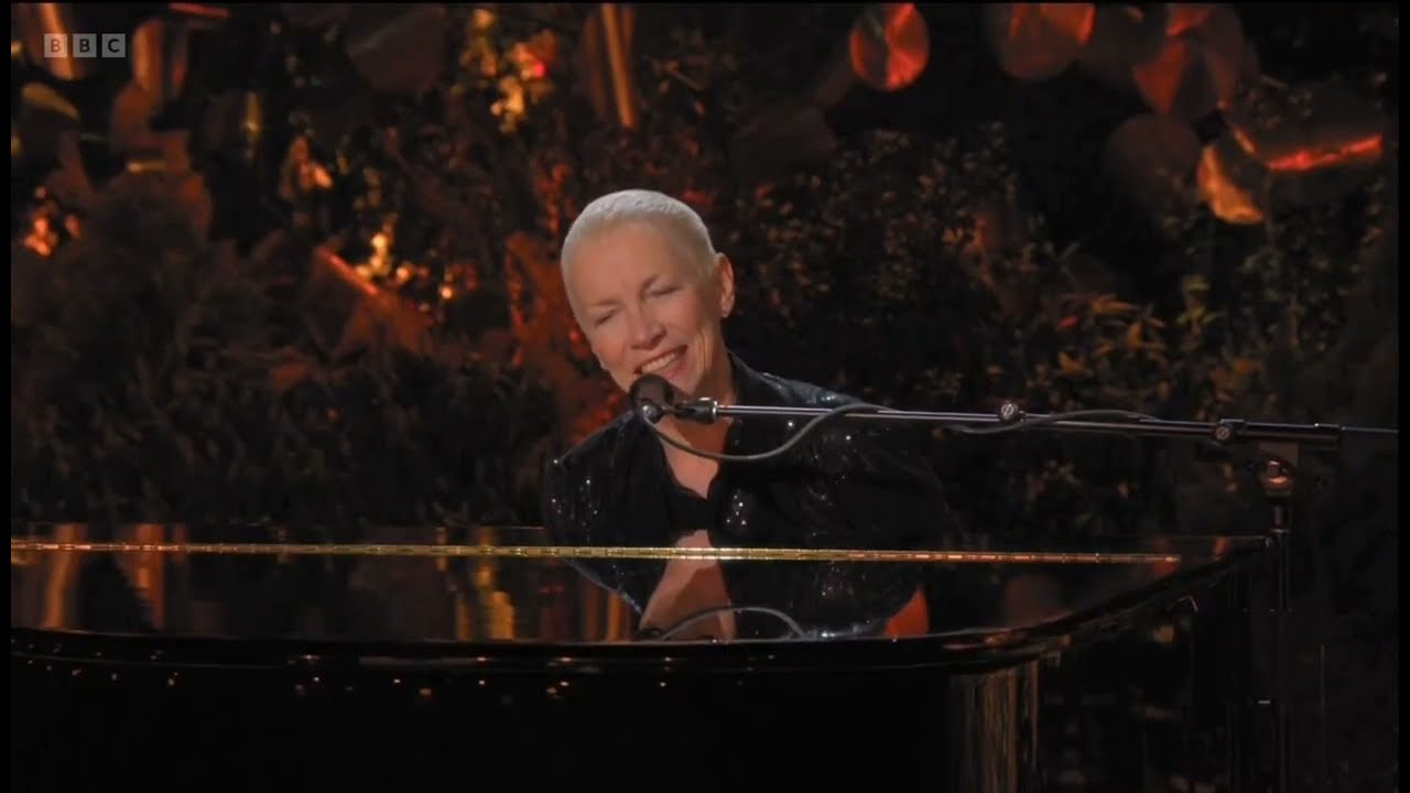 Annie Lennox - Here Comes The Rain Again (Live at The Earthshot Prize 2022)