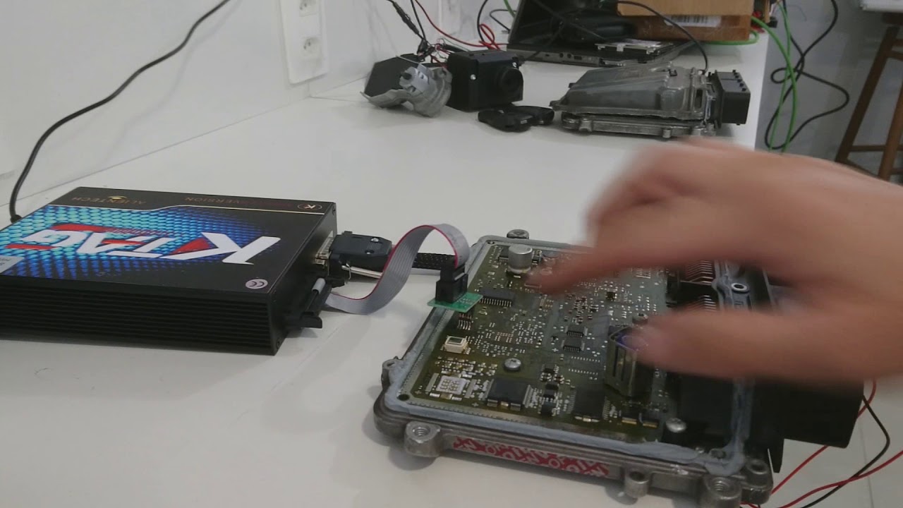 Lendo central ME9.7 MERCEDES com KTAG - NASSCAR SCANNERS