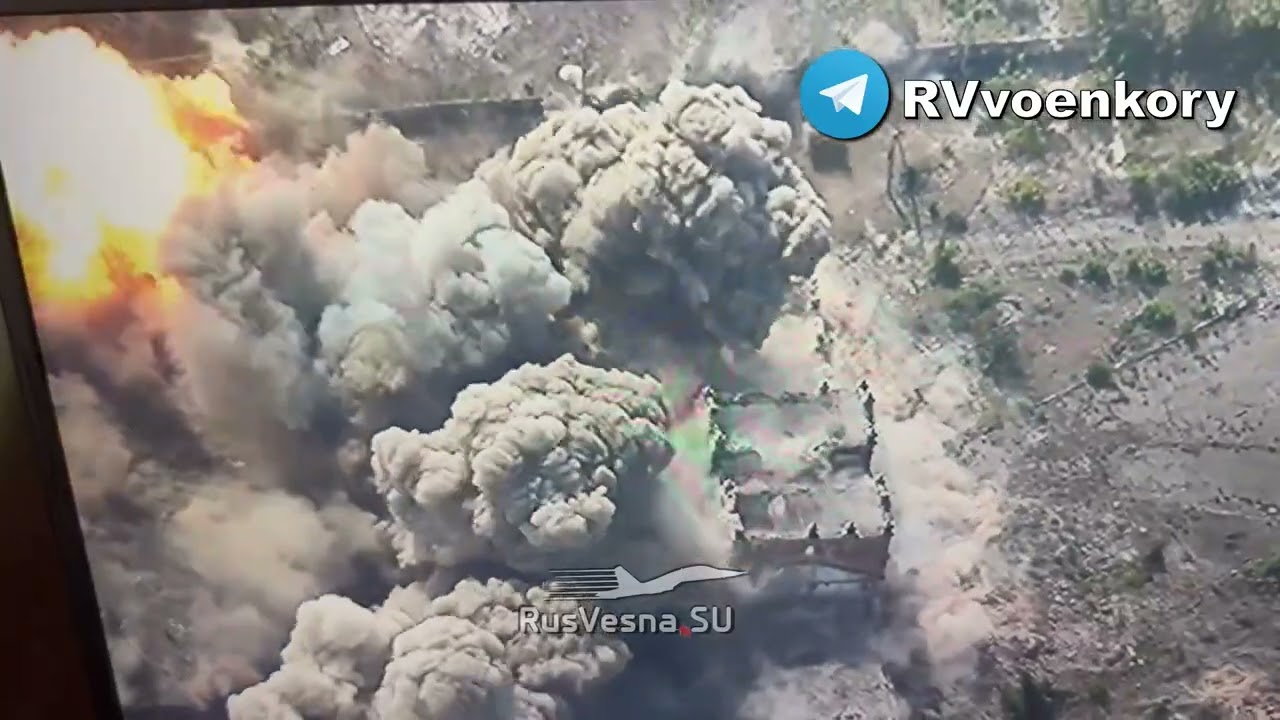 🔥 Russian forces dropped four FAB-500 aerial bombs that directly hit AFU's manpower