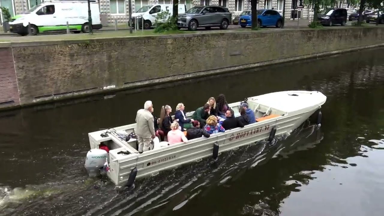 Bootjes kijken rondom de Bierkade