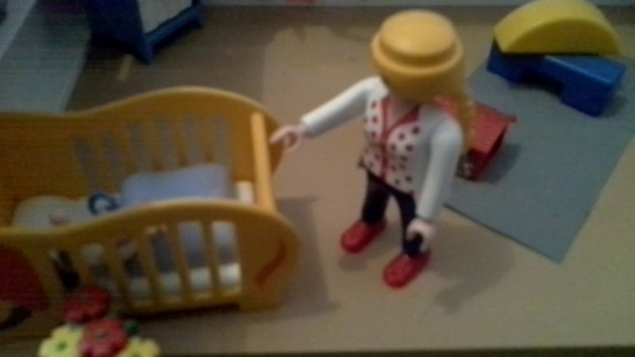 FILM PLAYMOBIL ( LA NOUNOU  TAPE  SUR  NOS   ENFANTS )