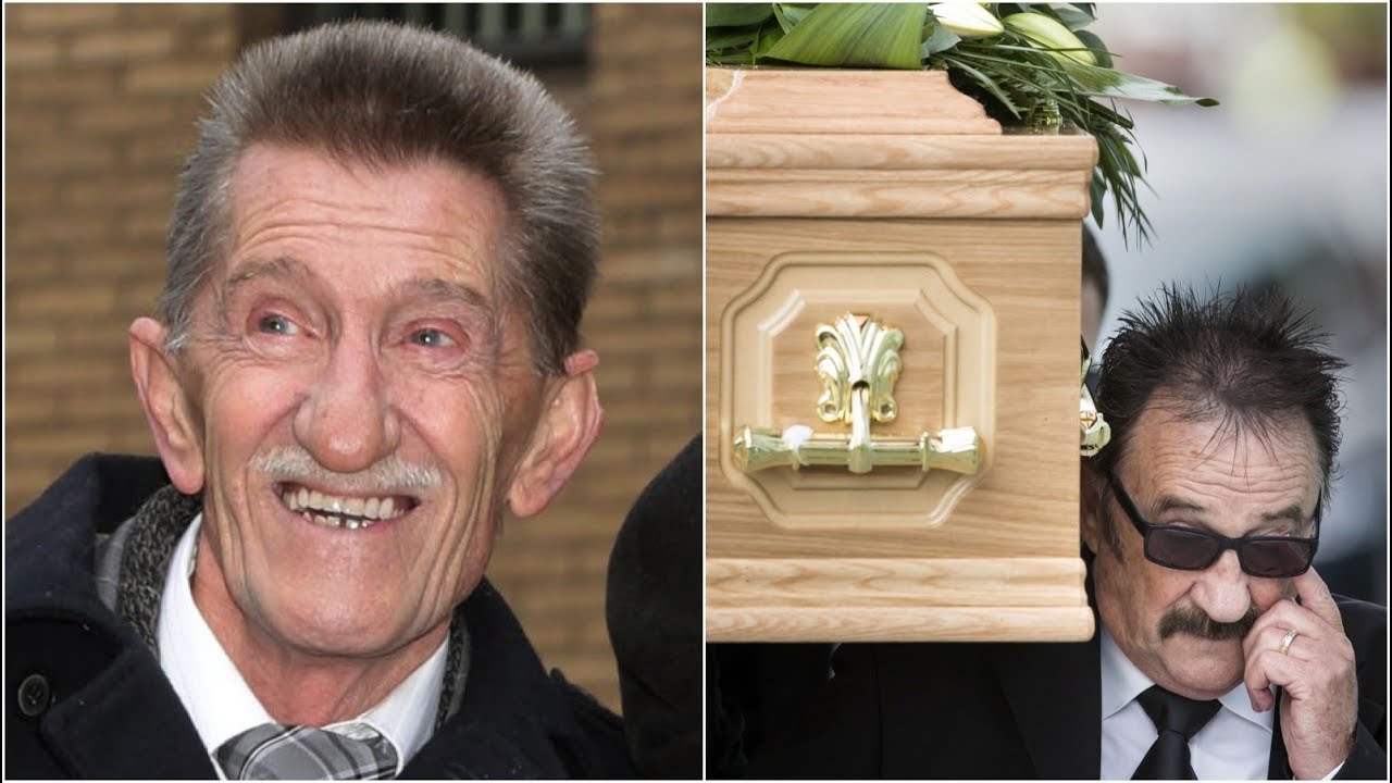 Paul carries coffin as hundreds mourn Barry Chuckle | ITV News