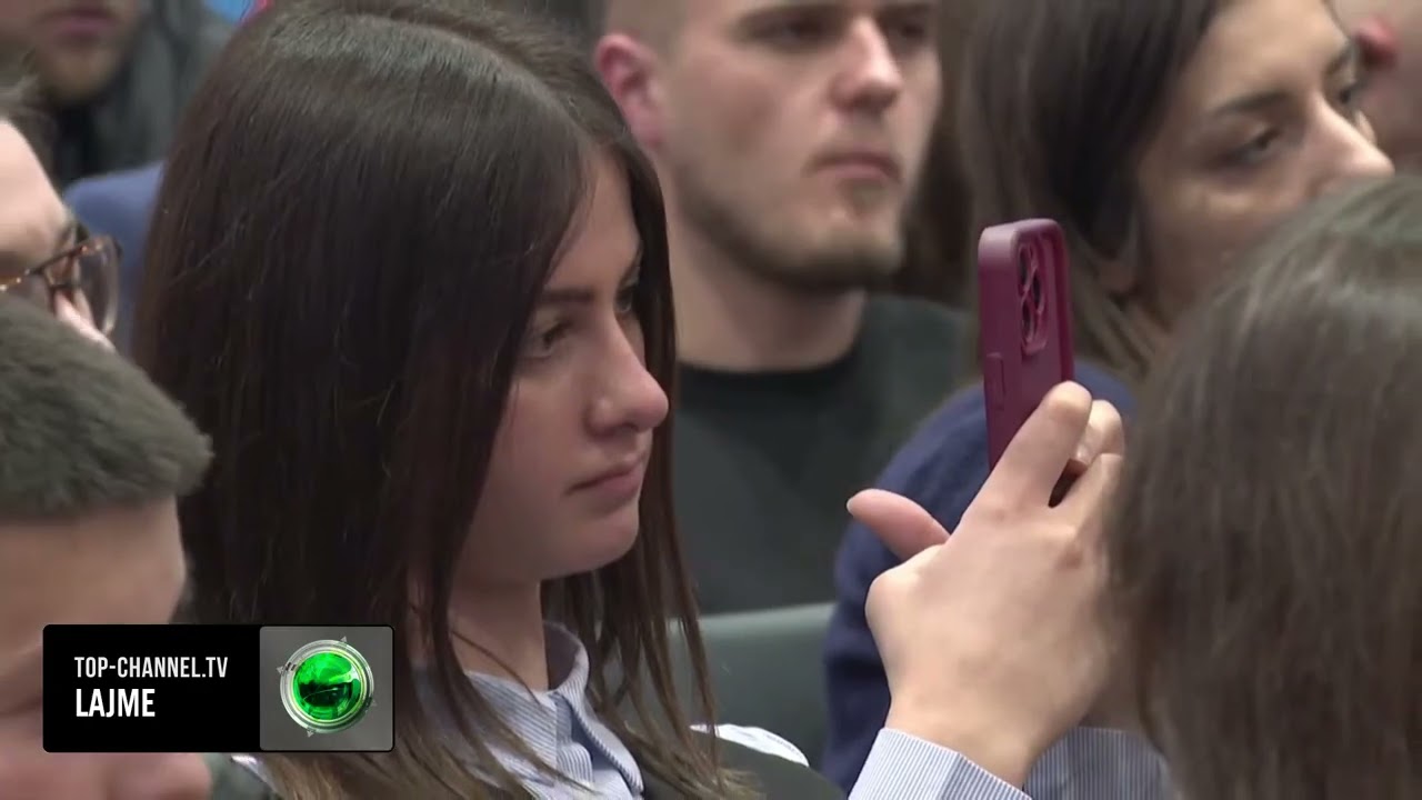 Top Channel/ Djali i Sokol Olldashit kritika Berishës: Në foltore, njerëz TAP!