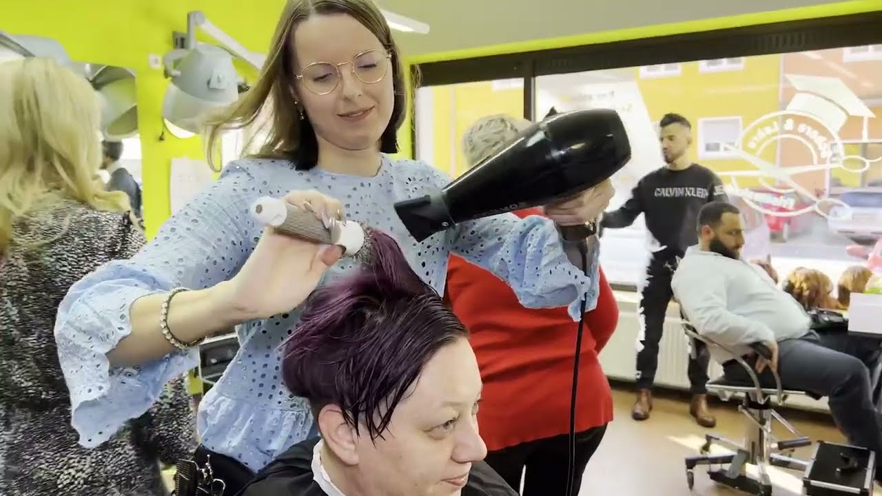 co-check Bildungstr&auml;ger Umschulung Friseur / Friseurin