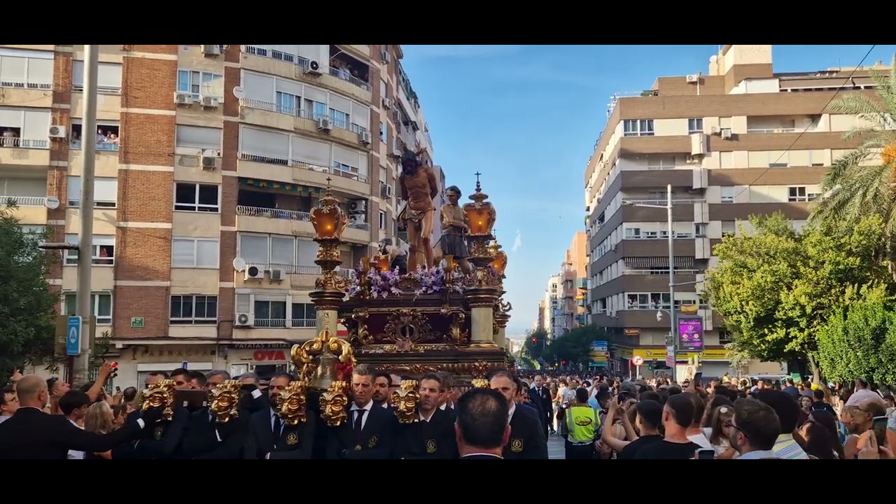 Cristo de la Columna de Úbeda por la Avenida de Madrid Magna de Jaén 2025