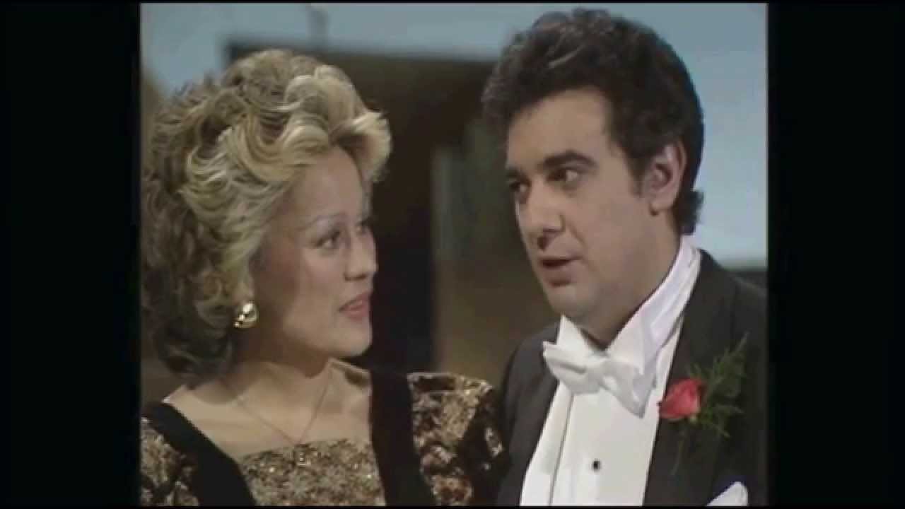 Kiri Te Kanawa & Placido Domingo Playing Golf, 1980