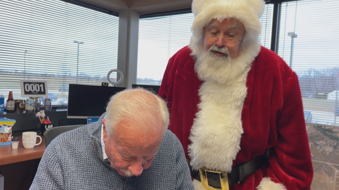 EAA's Jack Pelton Checks off his Pre-Christmas To-do List