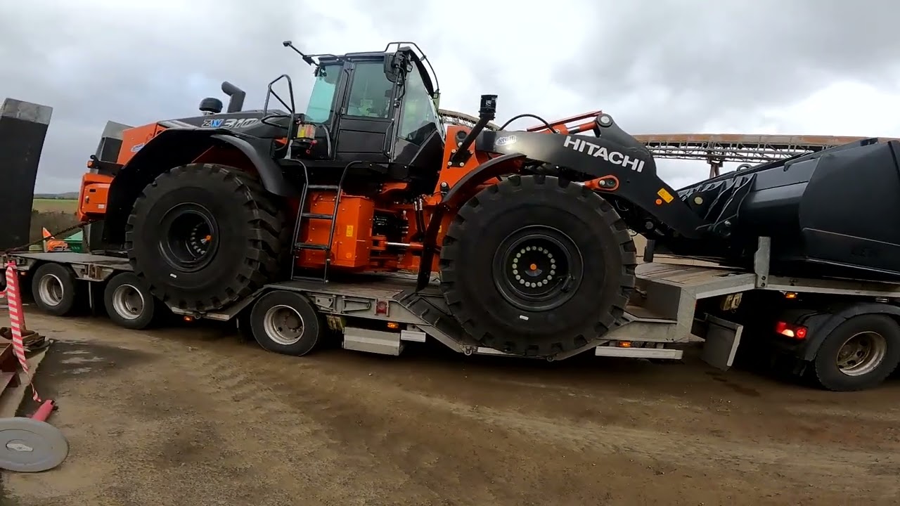 Stoll Baumaschinen GmbH - Auslieferung Hitachi ZW 310 / 7er Serie Radlader