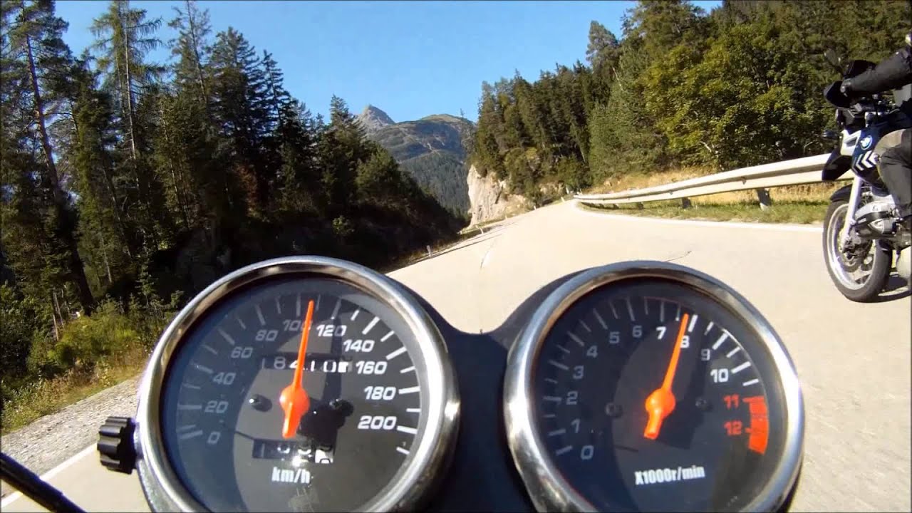 Suzuki GS 500 fun in the mountains