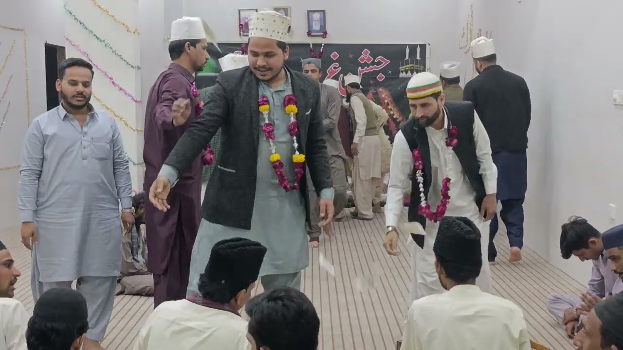Huzoor meri to sari bahar ap SE he qawwali by Akhtar Anwar Qawwal 