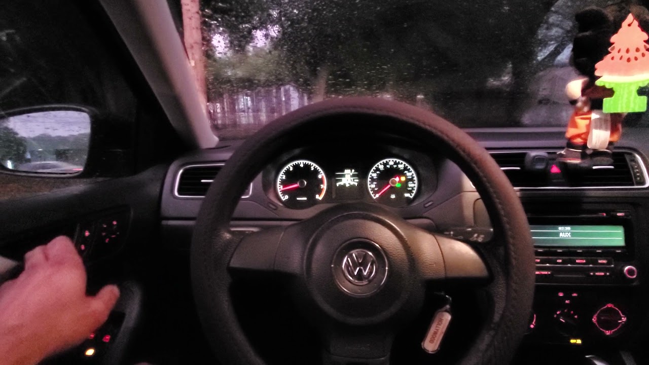 2012 Volkswagen Jetta Base - Start up and drive