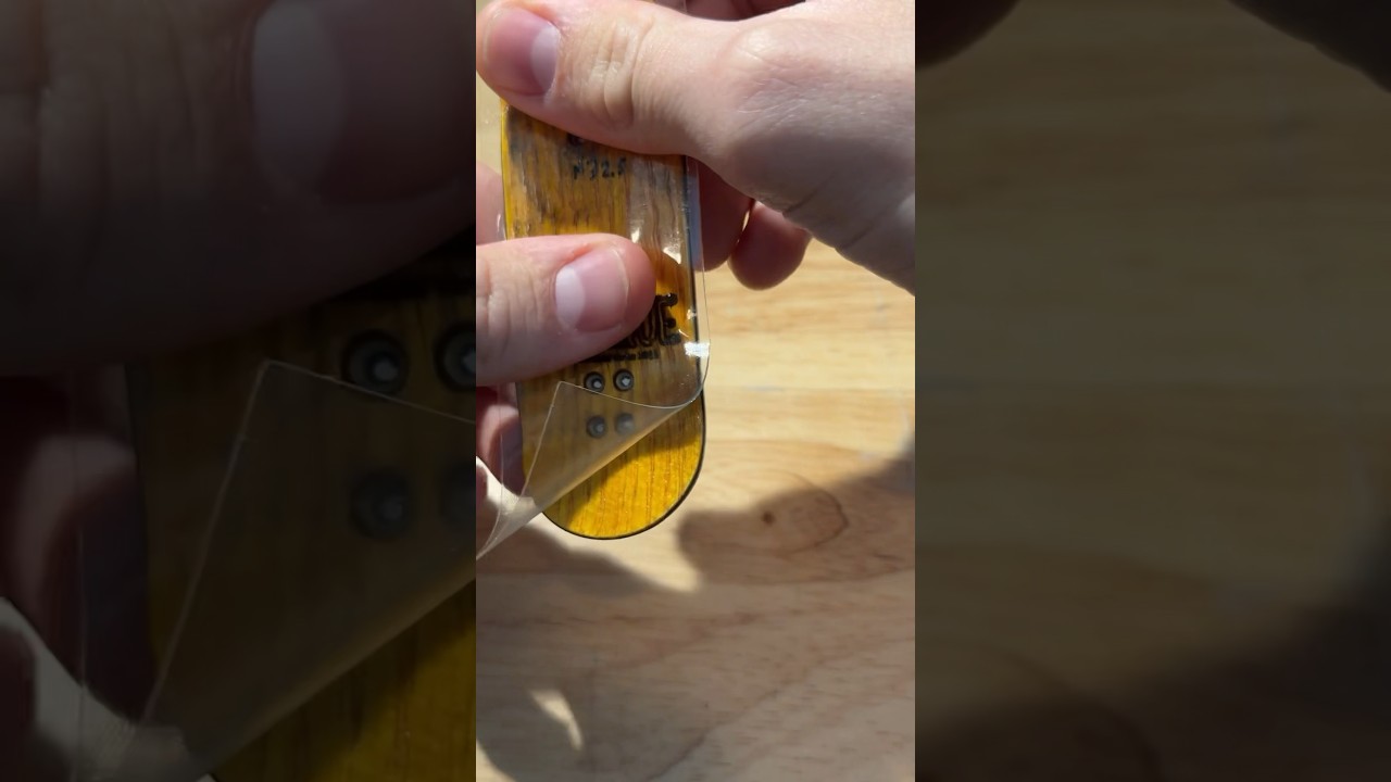 Прозрачный хват для фингерборда?! #duckytape #fingerboard #fingerboarding #techdeck #fingerskateb...