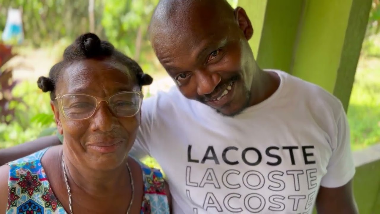 ESSA É A MÃE DE CAL OLHA COMO ELES SE PARACEM