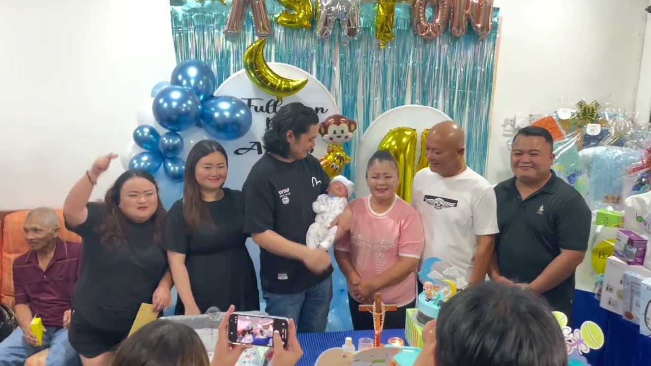FULL MOON PARTY BABY ASTHON TAN BERSAMA-SAMA DENGAN KELUARGA TERCINTA 