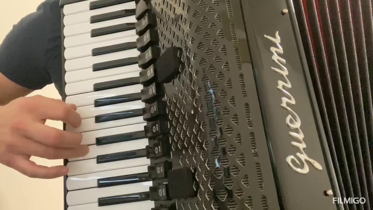 Prelaz kolo/Tutorial za klavirnu harmoniku by Dejan Milovanovic