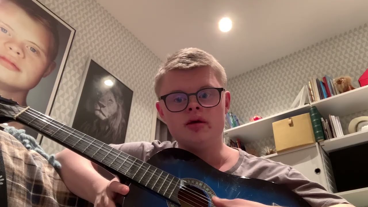 Imorgon fyller jag 19 år kommentera gärna 