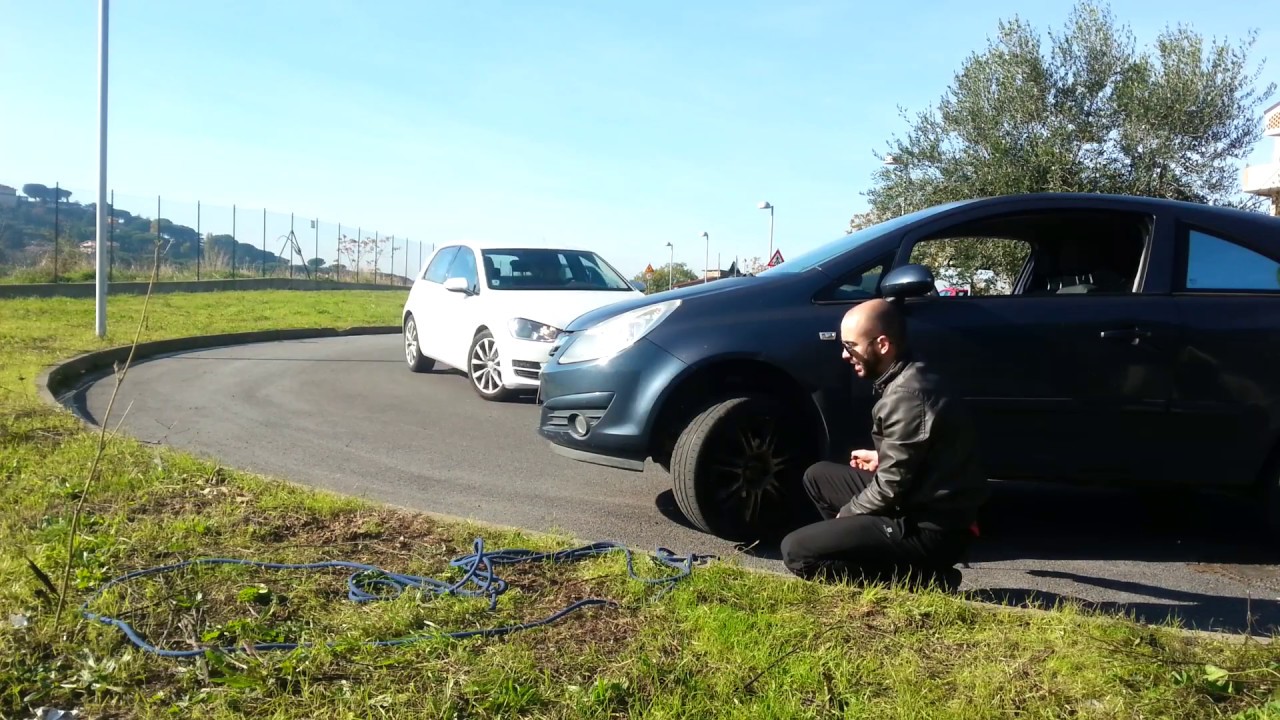 Come Avviare il Motore dell'Auto con una Corda - video tutorial HD