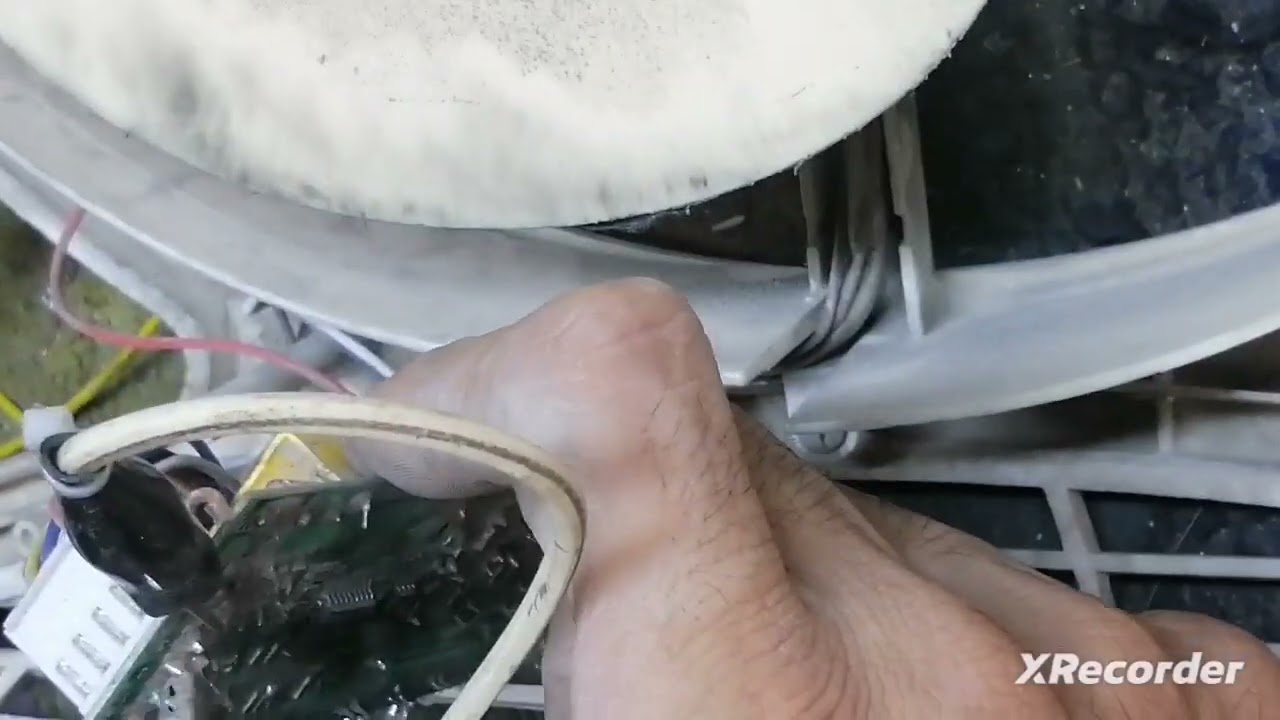 مروحة السقف الثانوي وعطلها الشائع