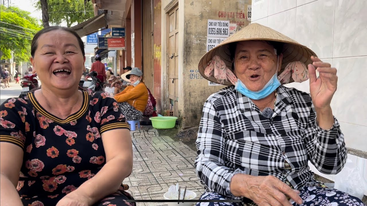 Xóm Bóng Nha Trang | Tuổi Già Có Thêm Công Việc Là Niềm Vui