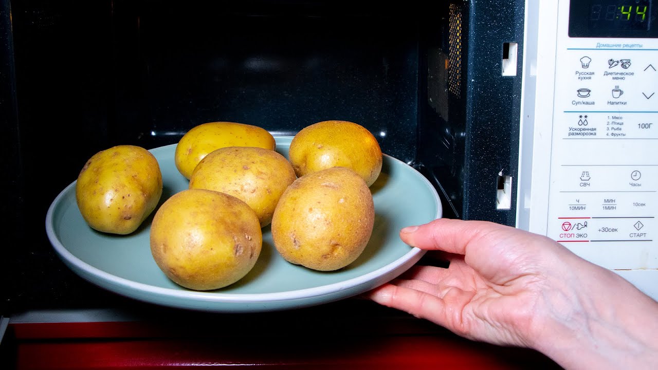 Připravuji je v mikrovlnné troubě. Báječný recept s bramborami. Jedla bych ho denně.