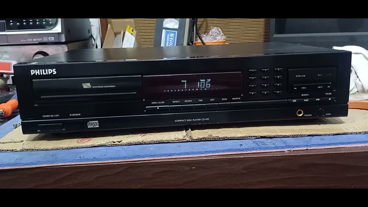 #Philips CD - 692Điện 220vMắt Vam 12.1 ( rẻ) Rất gai gócNghe nó phải gai góc( đã bán Nam Định) 