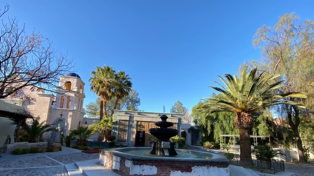 LIBERACE’S “Thriller Villa”
