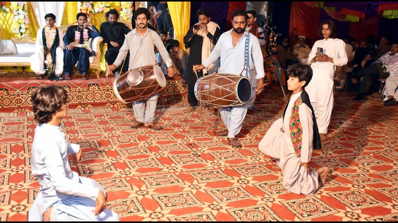Saraiki Jhumar Dance | Traditional Dhol Been Performance at Wedding Ceremony #Jhumar #dholbeen #dhol