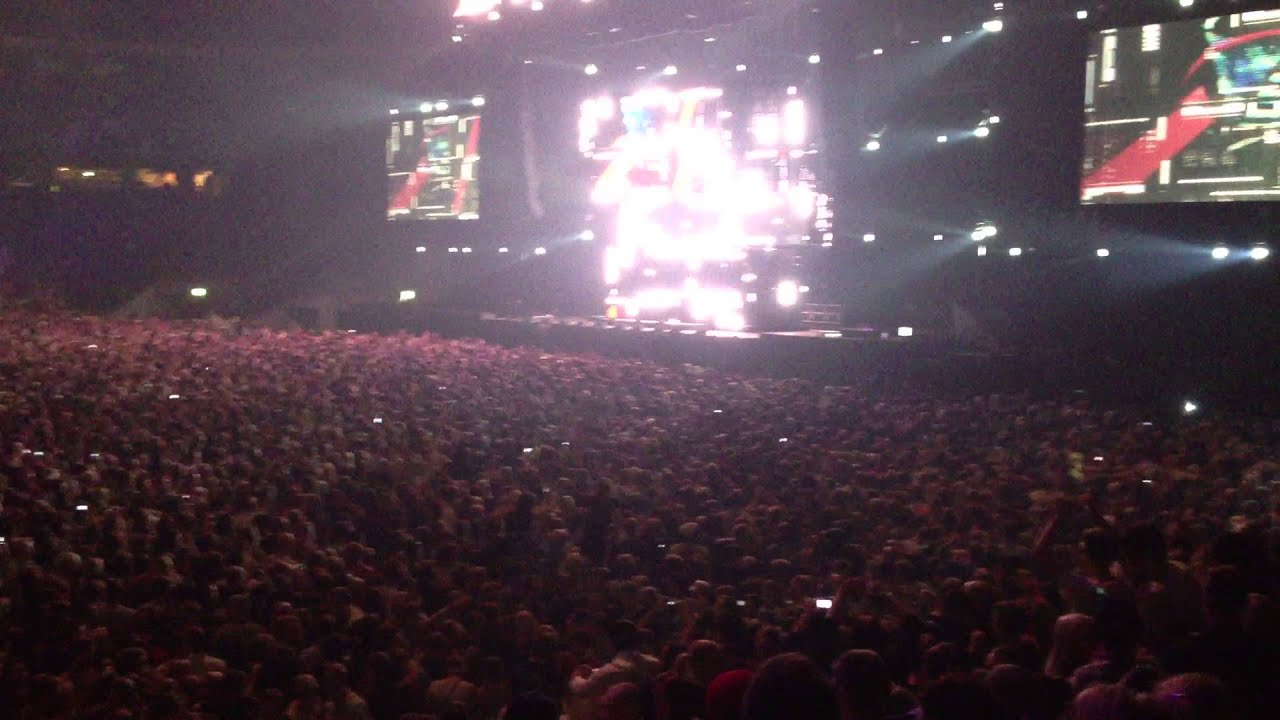 'Deniz Koyu - Rage' played by Swedish House Mafia at Friends Arena