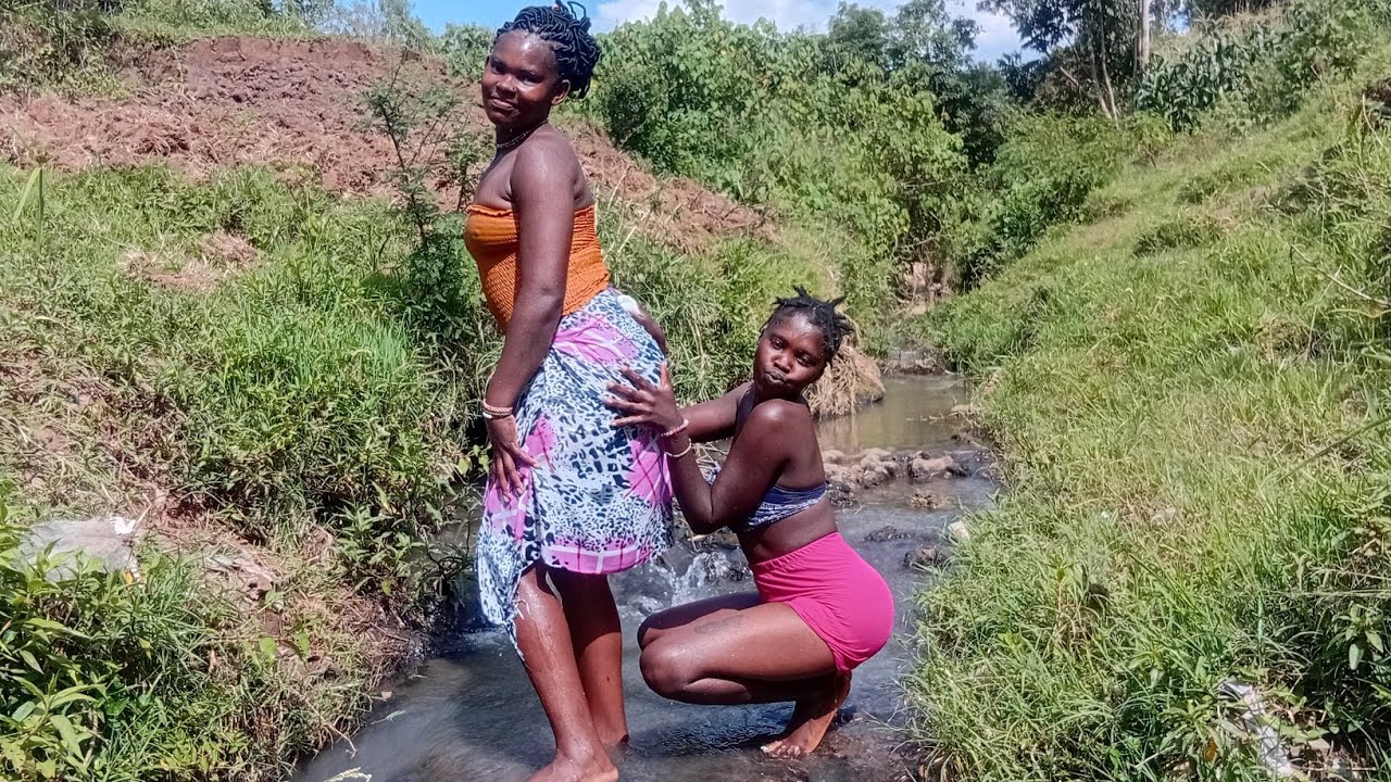 TAKE A SHOWER 🚿  TO THE  RIVER  WITH MY  FRIEND 🧡 