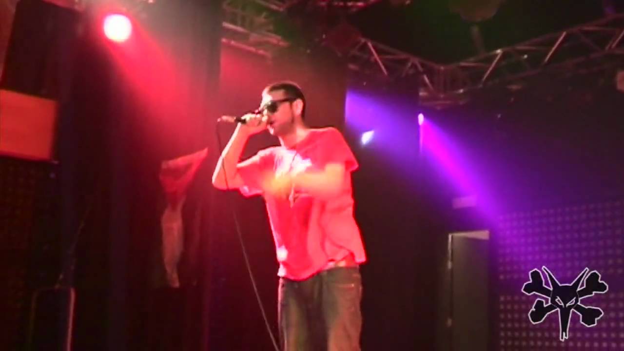 Los Chikos del Maíz en concierto  Rap a capela