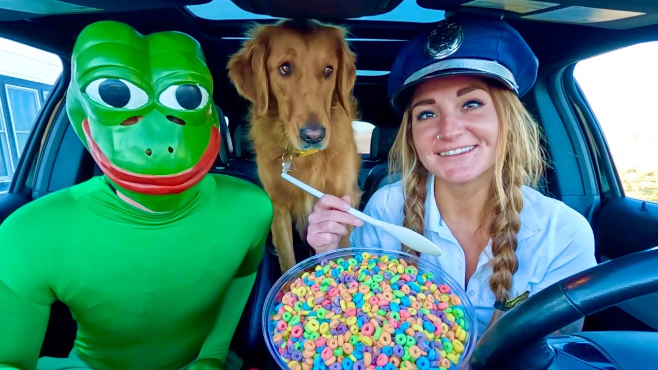 Rubber Ducky Surprises Puppy & Frog with Car Ride Chase!