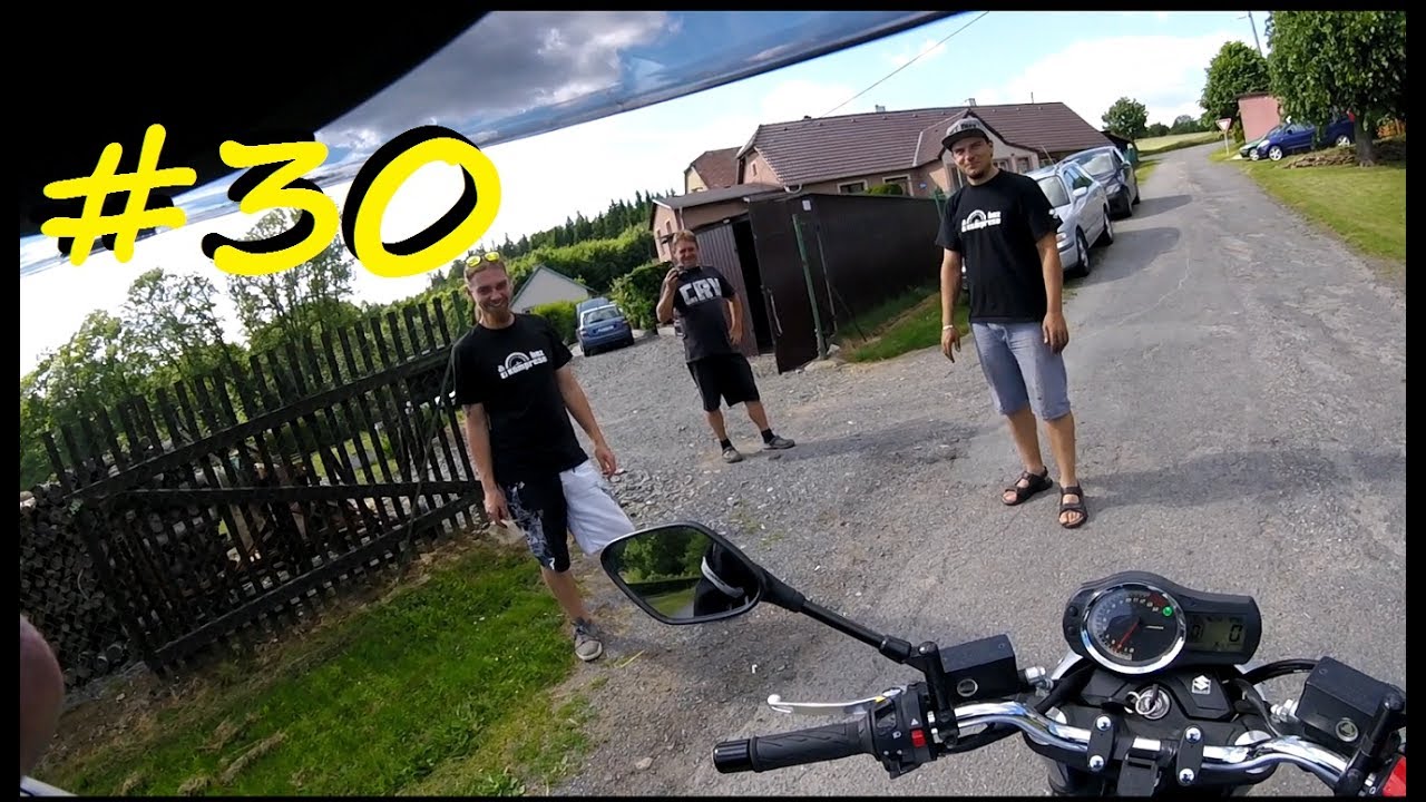 Český Motovlog #30 - ,,Návštěva u Bez Komprese / zranil jsem se / SmajliCZEk automechanik,,