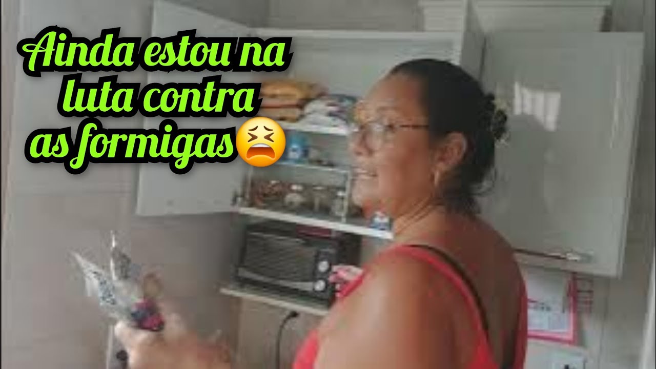 Arm&aacute;rio limpo,arrumado e cheio