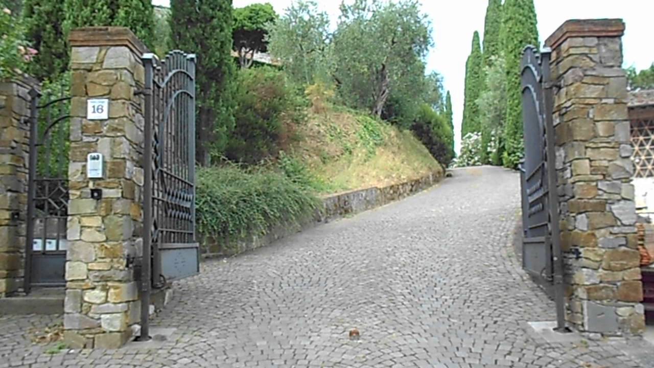Apertura cancello in salita