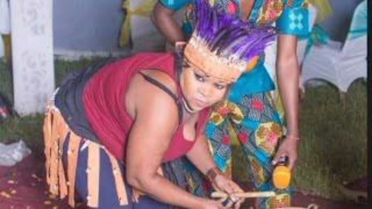 Saida Karoli - Engoma (Official Audio)